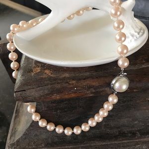 pearl necklace mid length